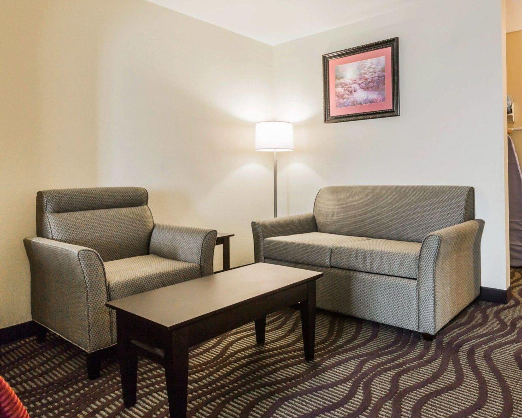 Quality Inn & Suites North Montgomery Kültér fotó