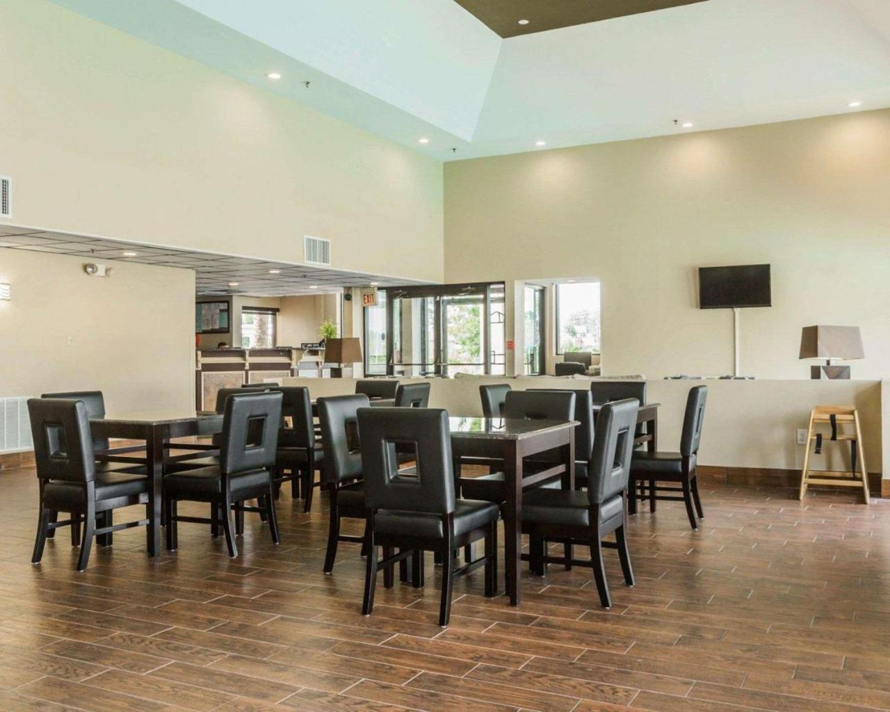 Quality Inn & Suites North Montgomery Kültér fotó